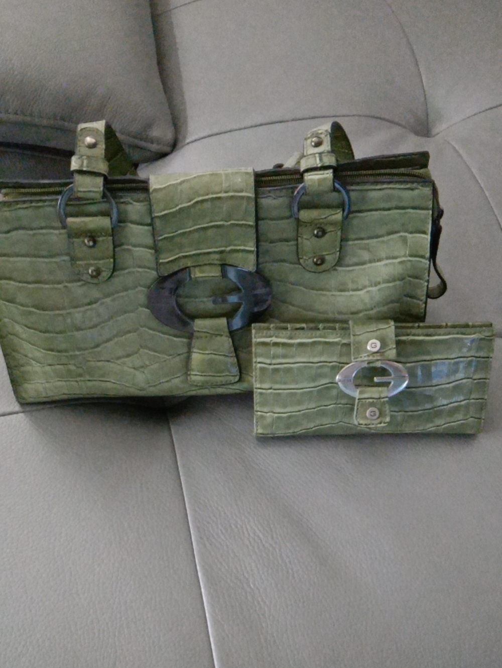 Guess Light Green Croc-Embossed Wallet and Handbag Set - NWOT